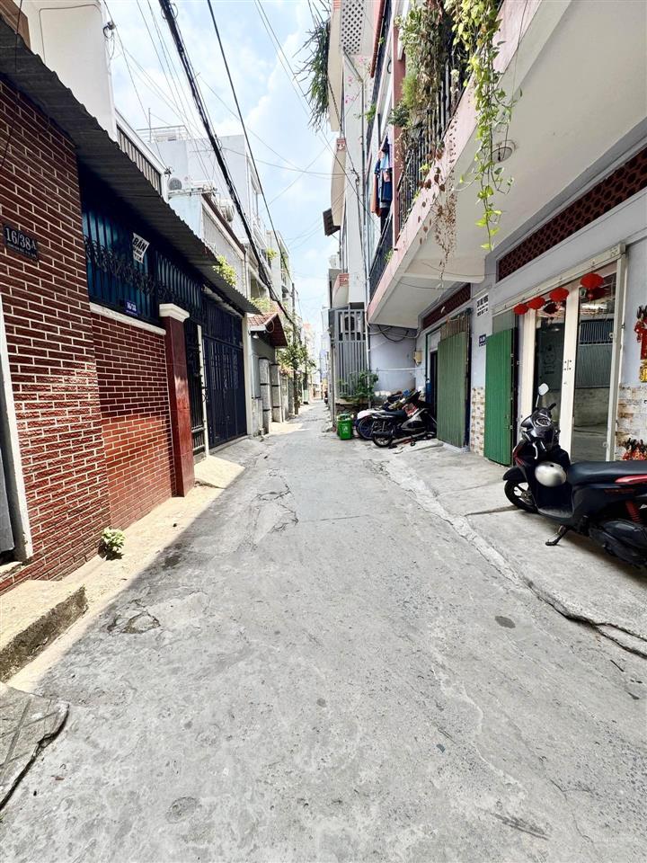 Đặng văn ngữ  hẻm 4m thông nguyễn trọng tuyển  lô góc đang cho thuê 14tr/tháng