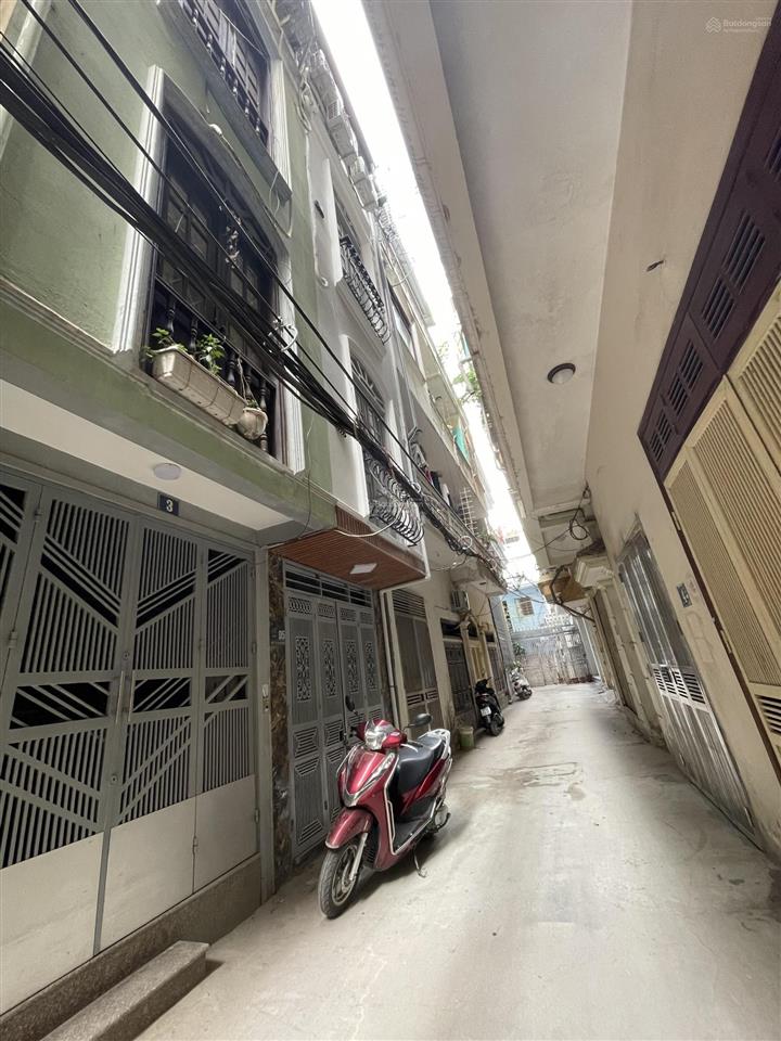 Nhỉnh 10 tỷ siêu phẩm cầu giấyoto tránhngõ rộng, dân trí cao, yên tĩnh,4 tầng,nội thất xịn