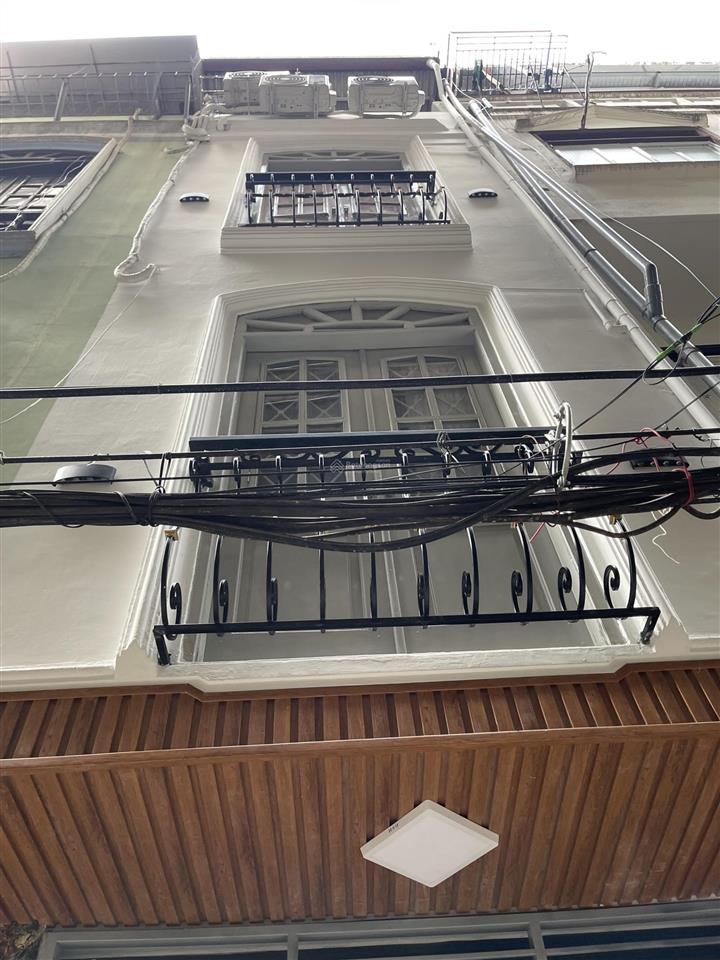 Nhỉnh 10 tỷ siêu phẩm cầu giấyoto tránhngõ rộng, dân trí cao, yên tĩnh,4 tầng,nội thất xịn