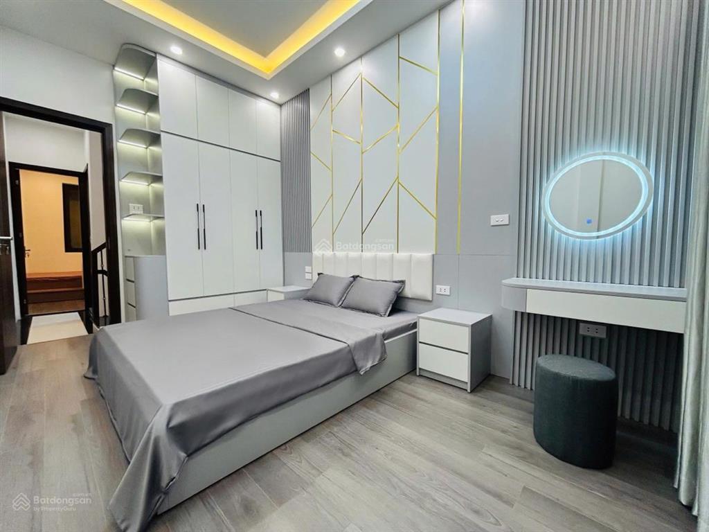 Nhỉnh 10 tỷ siêu phẩm cầu giấyoto tránhngõ rộng, dân trí cao, yên tĩnh,4 tầng,nội thất xịn