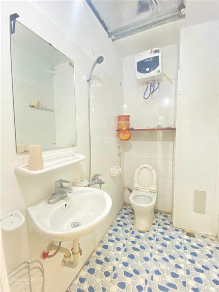 Cho thuê nhà trọ tại 7, trịnh văn bô, 22m2, 2,4 triệu, giá ưu đãi đi bộ ra fpt, đông á..
