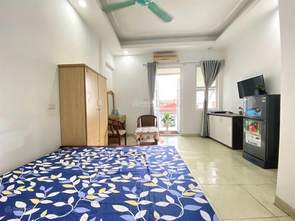Cho thuê phòng trọ khép kín, có ban công thoáng sáng, giá rẻ 4,0 tr trần duy hưng, cầu giấy