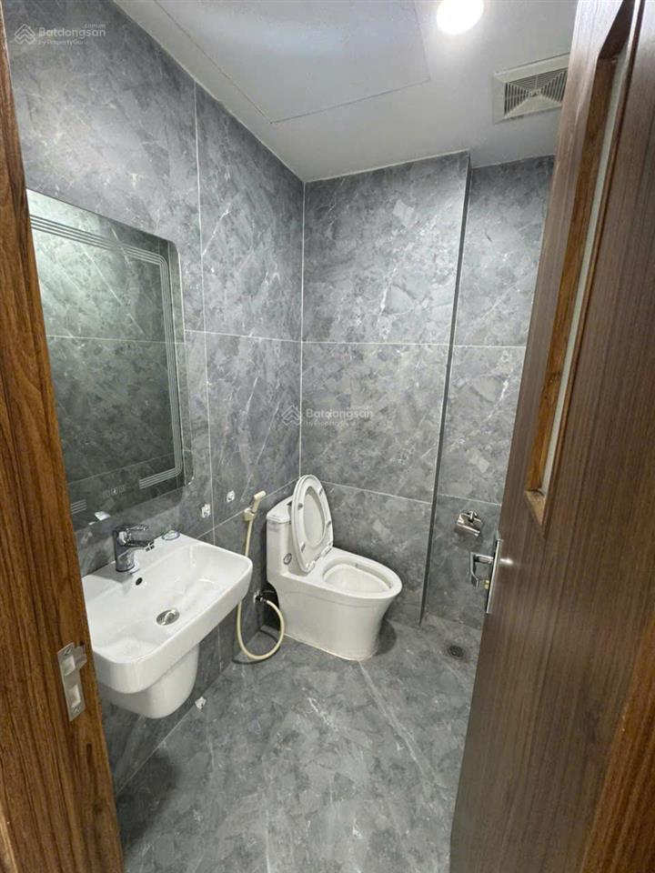 Cho thuê văn phòng mới tinh 68m2 giá 12,5tr/th tại huỳnh thúc kháng, sàn mới full kính
