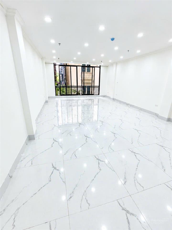 Cho thuê văn phòng mới tinh 68m2 giá 12,5tr/th tại huỳnh thúc kháng, sàn mới full kính