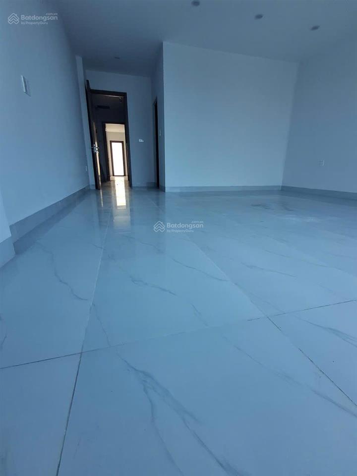Chính chủ cho thuê tòa nhà mới tinh, thang máy dt 100m2 xây 6 tầng 1 pccc đủ giấy giá 45tr