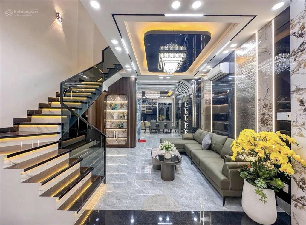 Cần vốn kinh doanh  bán nhanh căn nhà trần xuân soạn  q7  cho thuê 26tr/th  giá 6,86tỷ/124,8m2