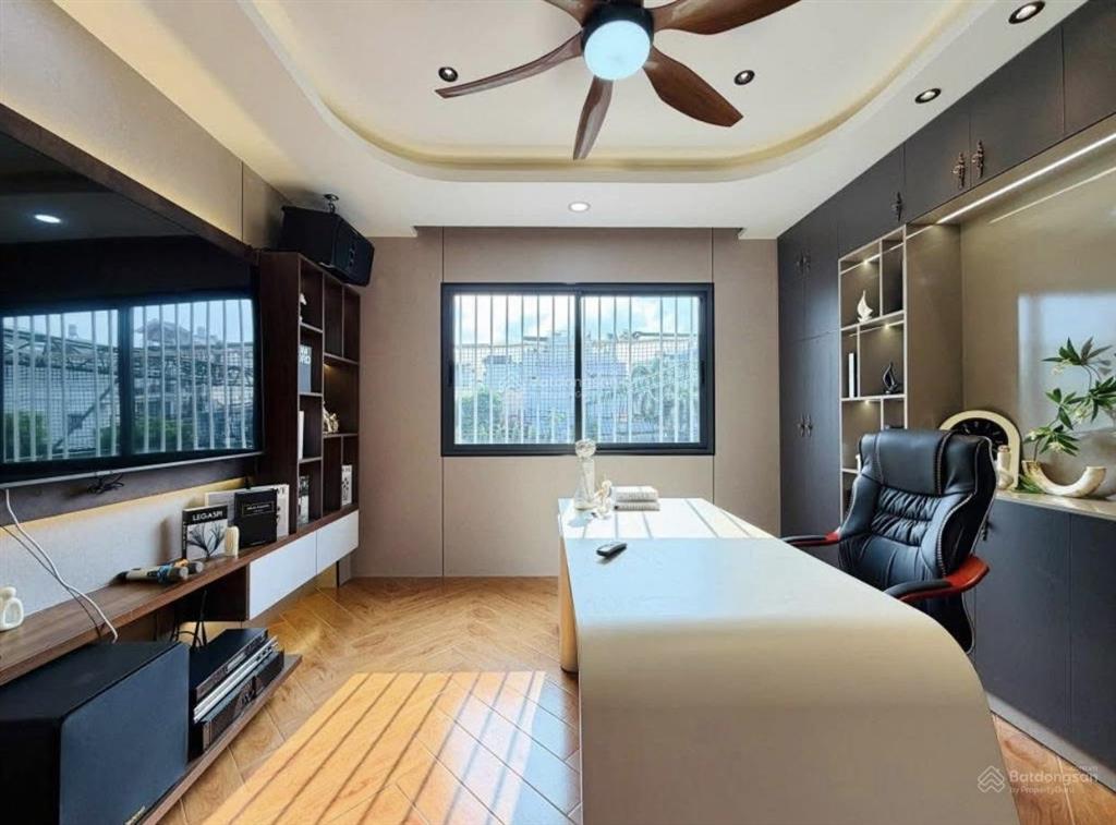 Cô hoa cần bán nhà đường lê hồng phong  quận 10  giá 6,2tỷ/77,4m2  thuê 26tr, gần vạn hạnh mall