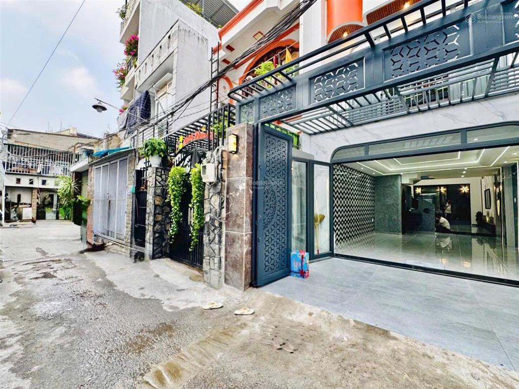 Nhà ngộp giá tốt đường trần thiện chánh  hoà hưng  81m thuê 34tr. gần vạn hạnh mall
