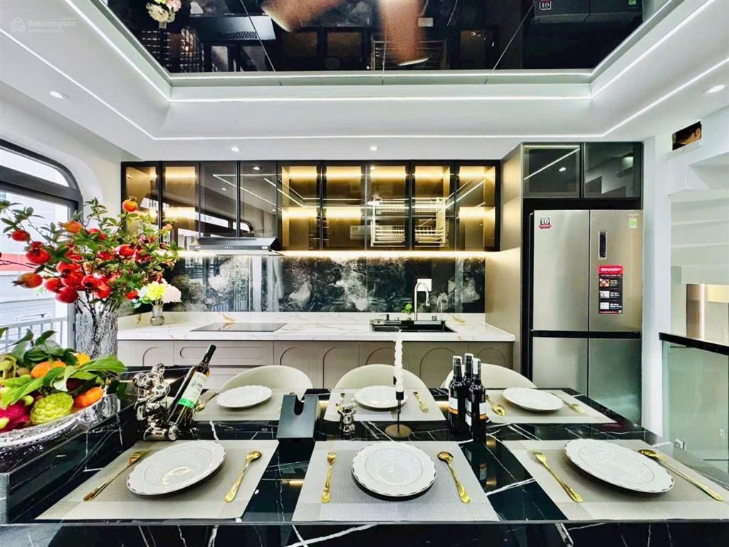 Nhà ngộp giá tốt đường trần thiện chánh  hoà hưng  81m thuê 34tr. gần vạn hạnh mall