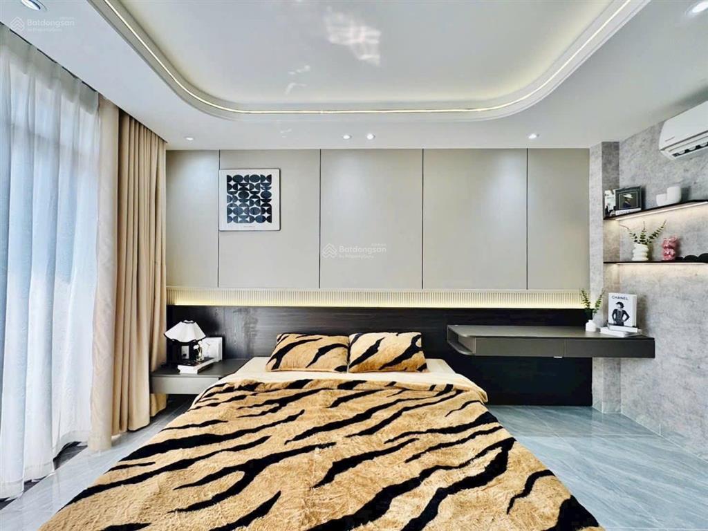 Nhà ngộp giá tốt đường trần thiện chánh  hoà hưng  81m thuê 34tr. gần vạn hạnh mall
