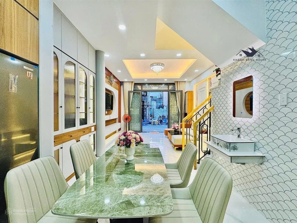 Về quê cần bán gấp căn nhà đường nguyễn văn trỗi  phú nhuận  giá5,86tỷ/72m2  đang cho thuê 23tr