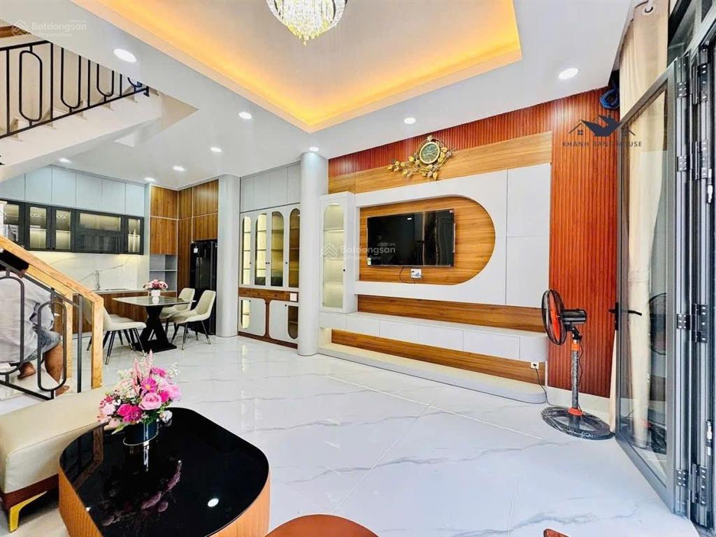 Về quê cần bán gấp căn nhà đường nguyễn văn trỗi  phú nhuận  giá5,86tỷ/72m2  đang cho thuê 23tr