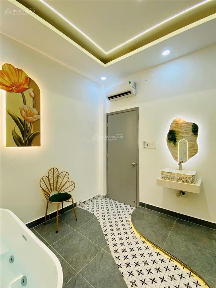 Chỉ 4,65 tỷ sở hữu nhà đường bạch vân  quận 5  dt 77m2 (5,5x14)  dòng tiền 24tr/tháng  hxh 6m