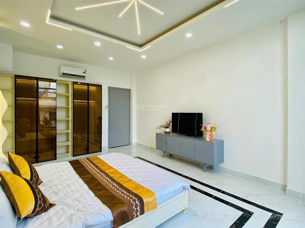 Chỉ 4,65 tỷ sở hữu nhà đường bạch vân  quận 5  dt 77m2 (5,5x14)  dòng tiền 24tr/tháng  hxh 6m