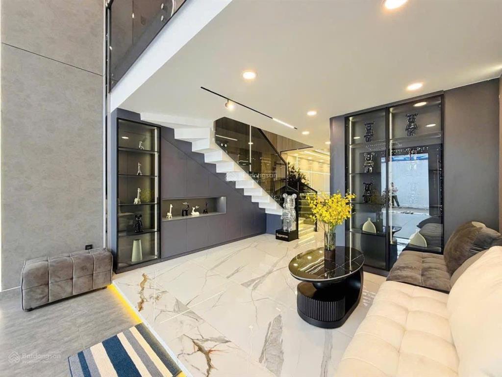 Hiếm có khó tìm với siêu phẩm lý thái tổ, q10  giá6,78tỷ/73,8m2  ngay ngã 7 lý thái tổ thuê 25tr