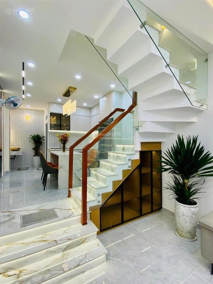 Hiếm có khó tìm với siêu phẩm lý thái tổ, q10  giá6,78tỷ/73,8m2  ngay ngã 7 lý thái tổ thuê 25tr