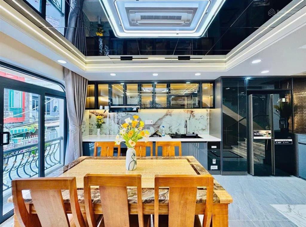 Siêu phẩm ngay chợ bà chiểu đường bạch đằng  bình thạnh  63m2 (4,2 x 15)m  thuê 18tr