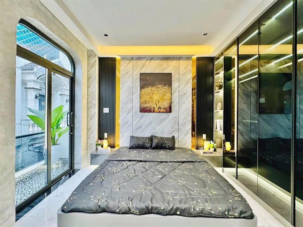 Cần tiến bán gấp căn nhà đường tân hàng  q5  giá 5,78tỷ/72m2  ngay đh y dược  thuê 21 tr/tháng