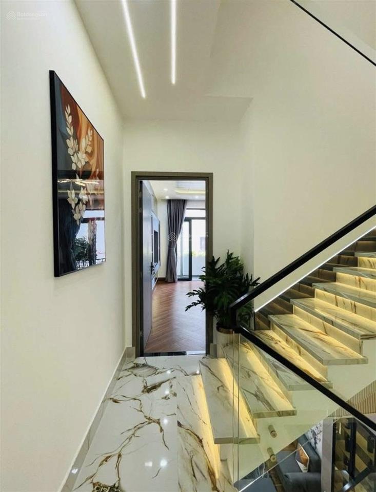 Về quê bán nhà đường nguyễn cảnh chân  quận 1  giá7,15tỷ/70m2 (5x14)  dòng tiền 30tr/tháng