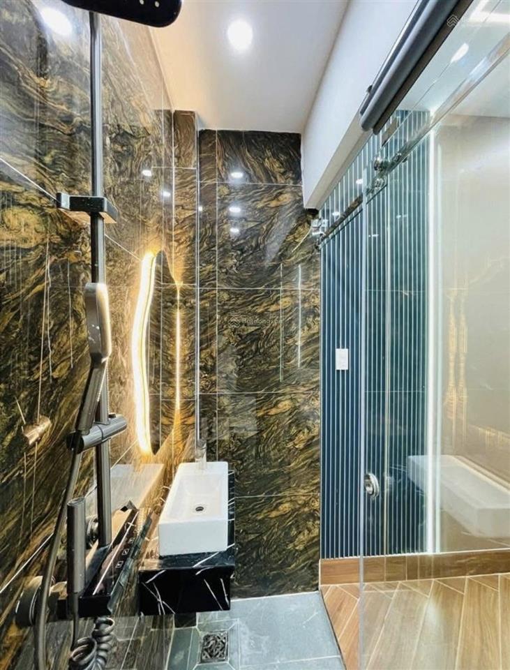 Về quê bán nhà đường nguyễn cảnh chân  quận 1  giá7,15tỷ/70m2 (5x14)  dòng tiền 30tr/tháng
