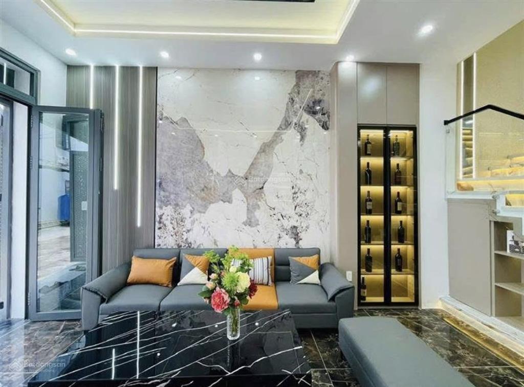 Về quê bán nhà đường nguyễn cảnh chân  quận 1  giá7,15tỷ/70m2 (5x14)  dòng tiền 30tr/tháng