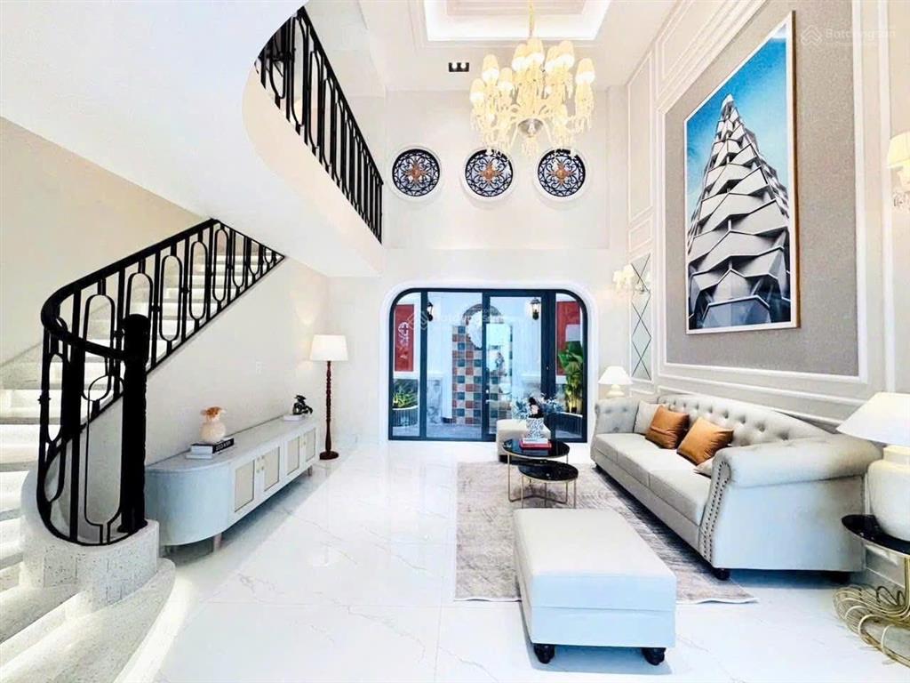 Bán căn siêu phẩm đường hoàng diệu, phú nhuận  giá 6,98 tỷ/85,2m2  cho thuê 25tr/th  đường 6m