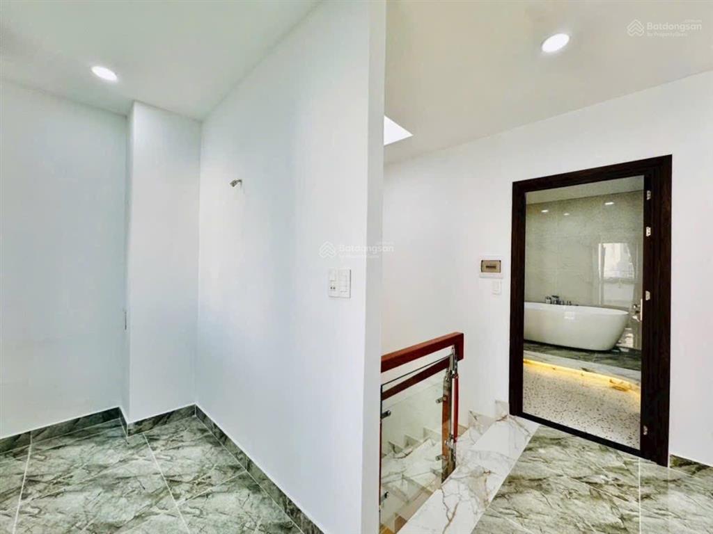 Bán căn siêu phẩm đường hoàng diệu, phú nhuận  giá 6,98 tỷ/85,2m2  cho thuê 25tr/th  đường 6m