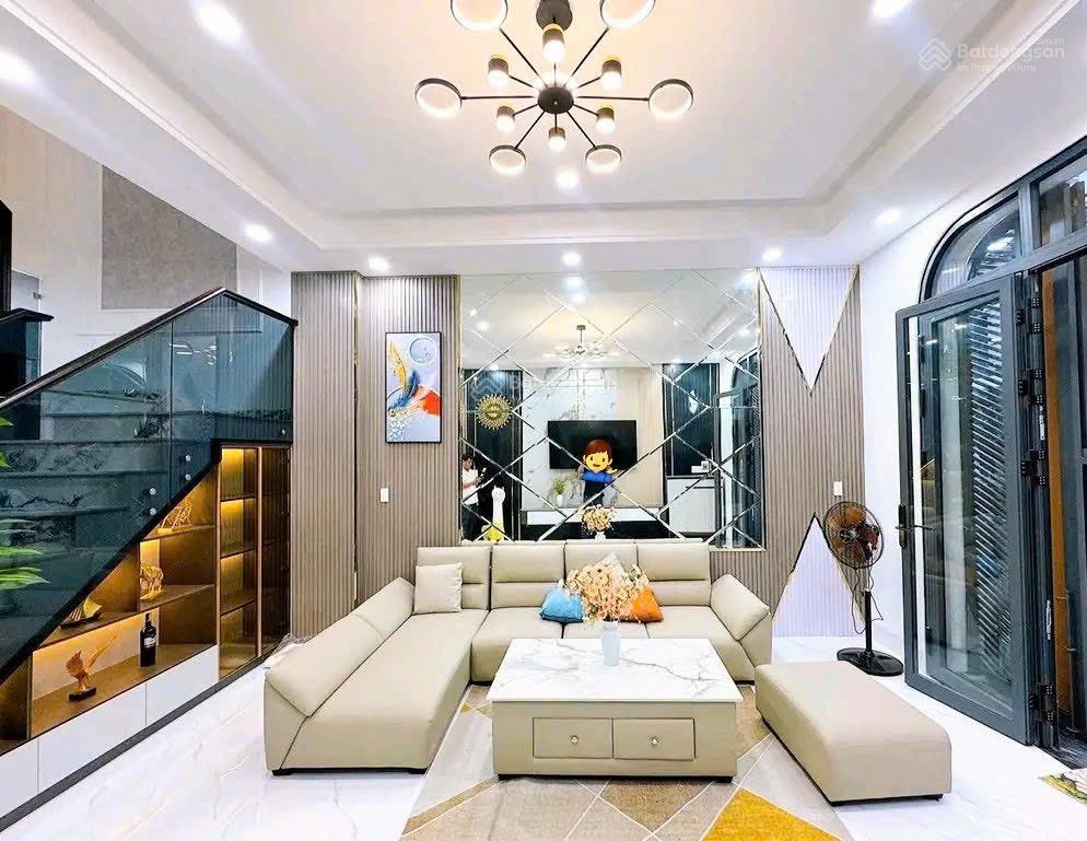 Giảm 200 triệu bán nhanh căn nhà đường bến vân đồn  quận 4  80m2  cho thuê 24tr/tháng