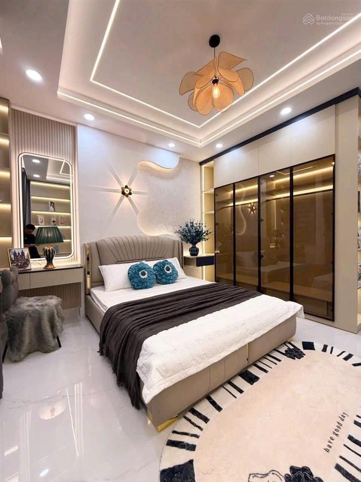Về quê cần bán nhà  vườn chuối, quận 3  giá 6,36 tỷ/70m2  cho thuê 25tr/th  gần chợ vườn chuối