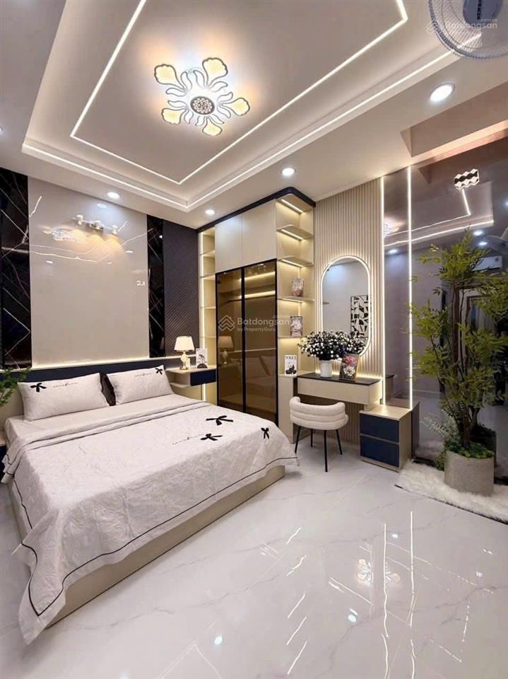 Về quê cần bán nhà  vườn chuối, quận 3  giá 6,36 tỷ/70m2  cho thuê 25tr/th  gần chợ vườn chuối