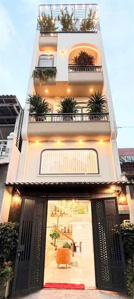 Về quê cần bán nhà  vườn chuối, quận 3  giá 6,36 tỷ/70m2  cho thuê 25tr/th  gần chợ vườn chuối