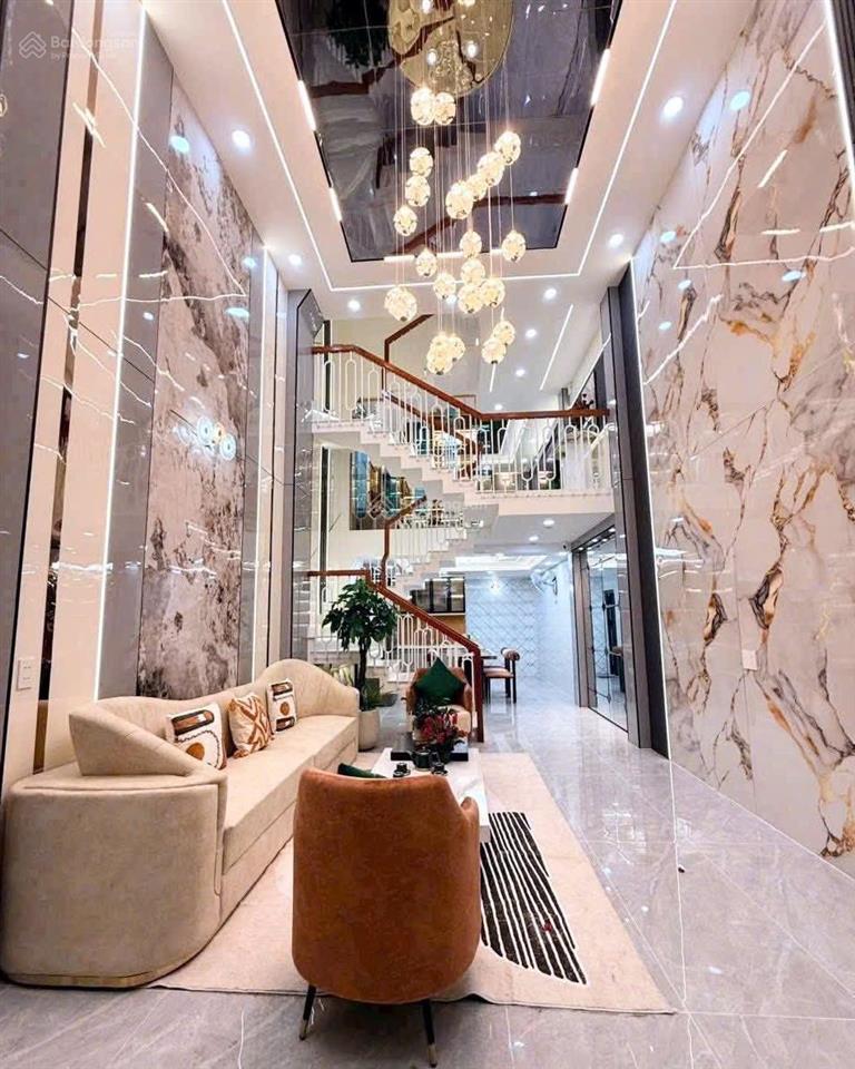 Về quê cần bán nhà  vườn chuối, quận 3  giá 6,36 tỷ/70m2  cho thuê 25tr/th  gần chợ vườn chuối