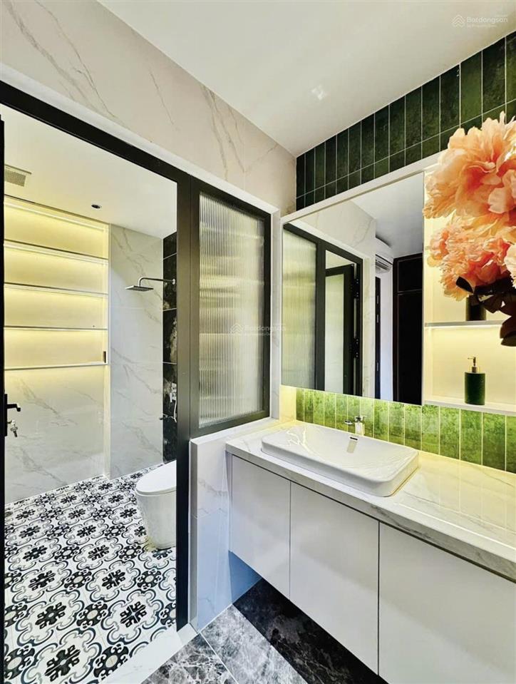 Bán nhanh nhà ngay đh văn lang  full nội thất có sẵn  giá 6,75tỷ/80m2  dòng tiền 32tr/tháng