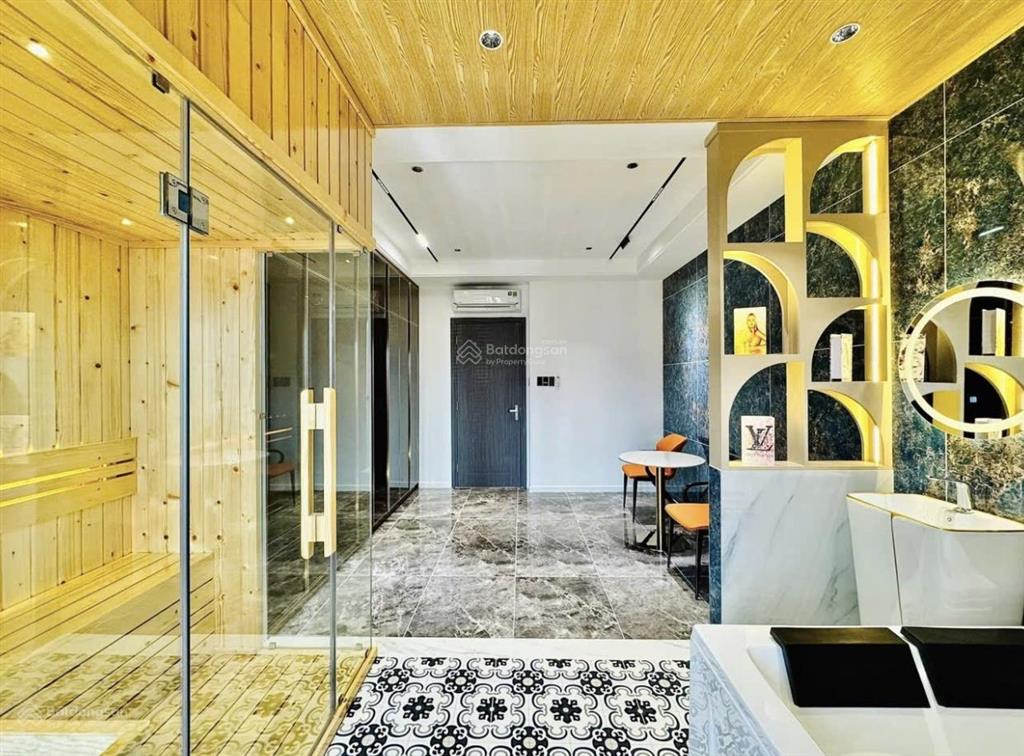 Bán nhanh nhà ngay đh văn lang  full nội thất có sẵn  giá 6,75tỷ/80m2  dòng tiền 32tr/tháng