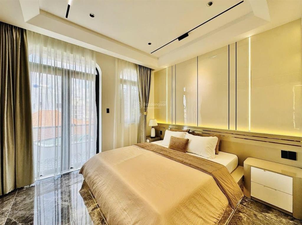 Bán nhanh nhà ngay đh văn lang  full nội thất có sẵn  giá 6,75tỷ/80m2  dòng tiền 32tr/tháng
