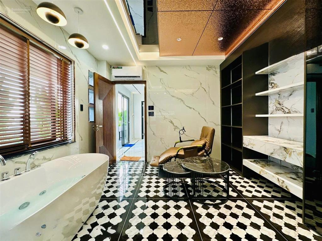 Siêu phẩm nhà 5 tầng ngay lã xuân oai  quận 9  giá 3,25tỷ/80m2 (5x16)  giao lê văn việt  shr