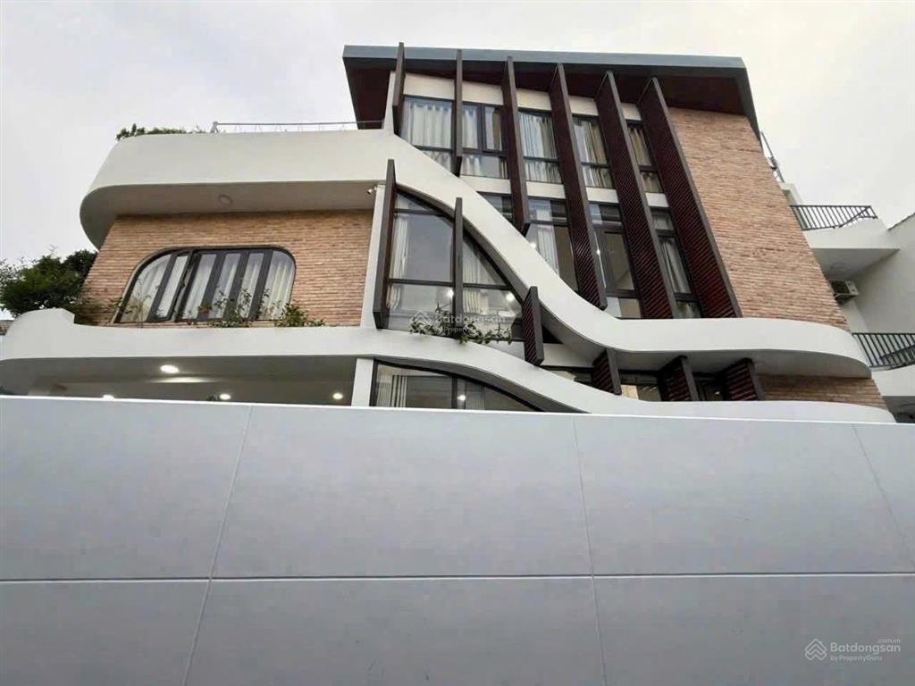 Bán nhanh siêu phẩm góc 2 mặt tiền đường linh đông  thủ đức  giá 4,65tỷ/127m2  cho thuê 20tr/th