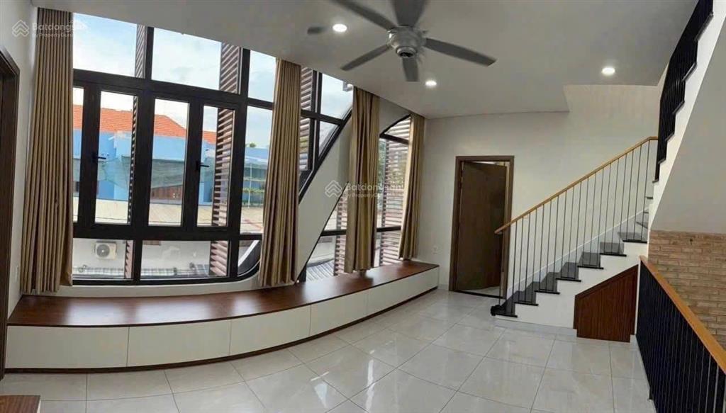Bán nhanh siêu phẩm góc 2 mặt tiền đường linh đông  thủ đức  giá 4,65tỷ/127m2  cho thuê 20tr/th