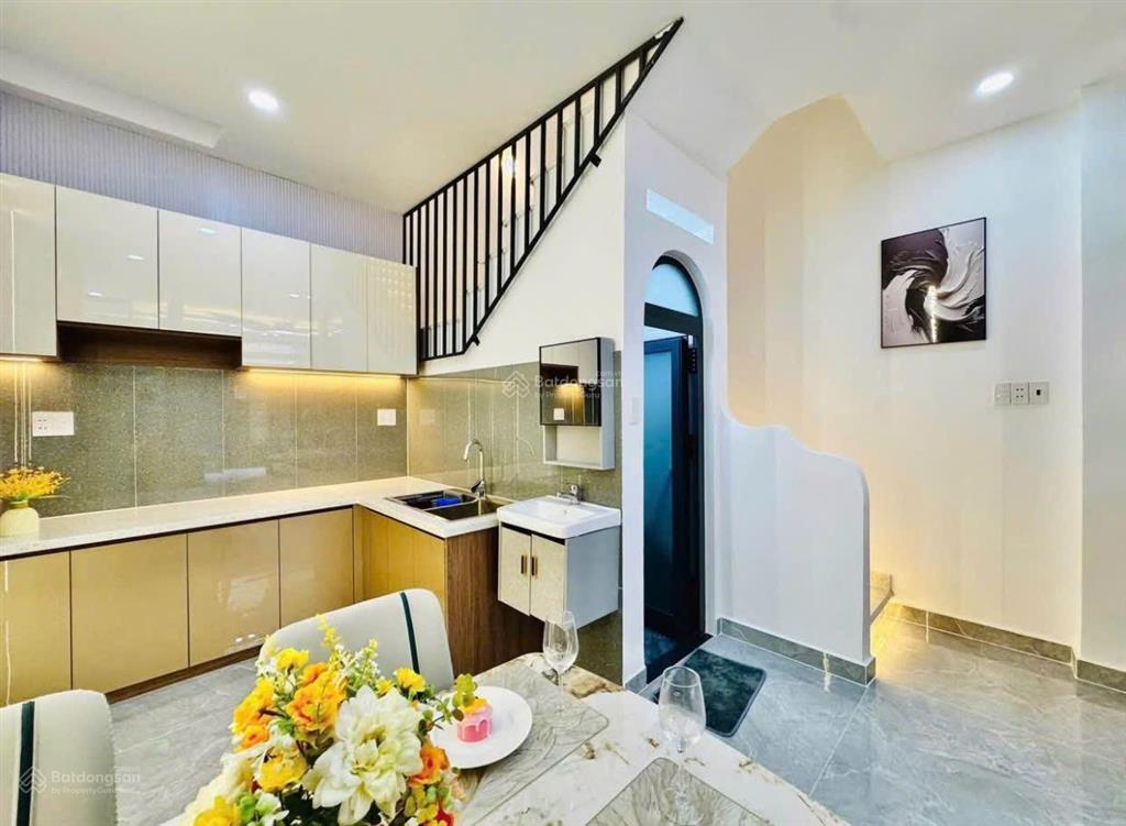 Bán nhà hẻm 8m  hòa hảo, quận 10  gần đại học kinh tế ueh  giá chốt 5,69tỷ/72m2  cho thuê 25tr