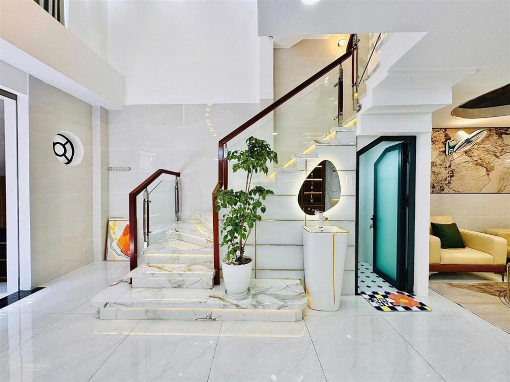 Bán nhà đường trần quốc thảo, quận 3  giá 5,64tỷ/54m2 (4,5x12)  đang cho thuê 24tr/tháng  shr