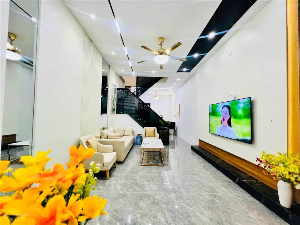 Bán nhà đẹp sang trọng đường lê văn việt, quận 9  giá 3,18tỷ/60m2  gần học viên chính trị