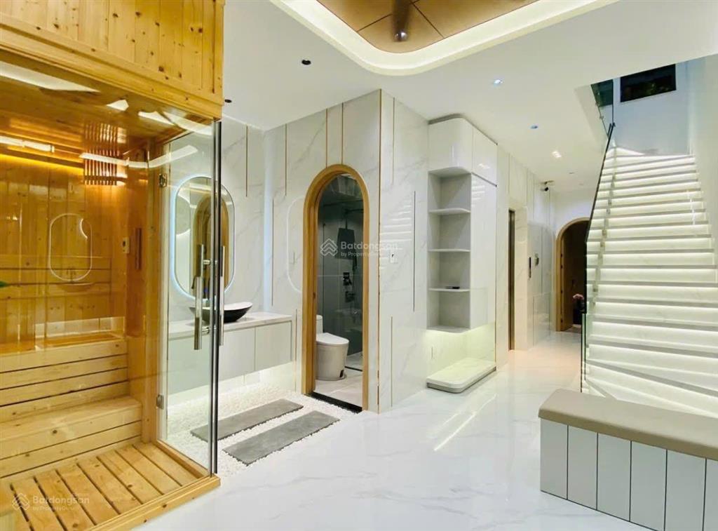 Siêu phẩm nhà 5 tầng nguyễn công hoan  phú nhuận  giá 5,79tỷ/72m2  cách phố ẩm thực 500m