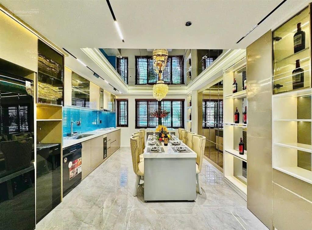 Cô mai sang mỹ cần bàn nhà đường đặng thuỳ trâm  bình thạnh  giá 4,37tỷ/80m2  hđ thuê 32tr/th