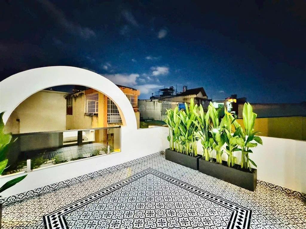 Bán nhanh căn siêu phẩm đường hồ văn huê, phú nhuận  giá 6,78tỷ/ 67,5m2  gần công viên gia định