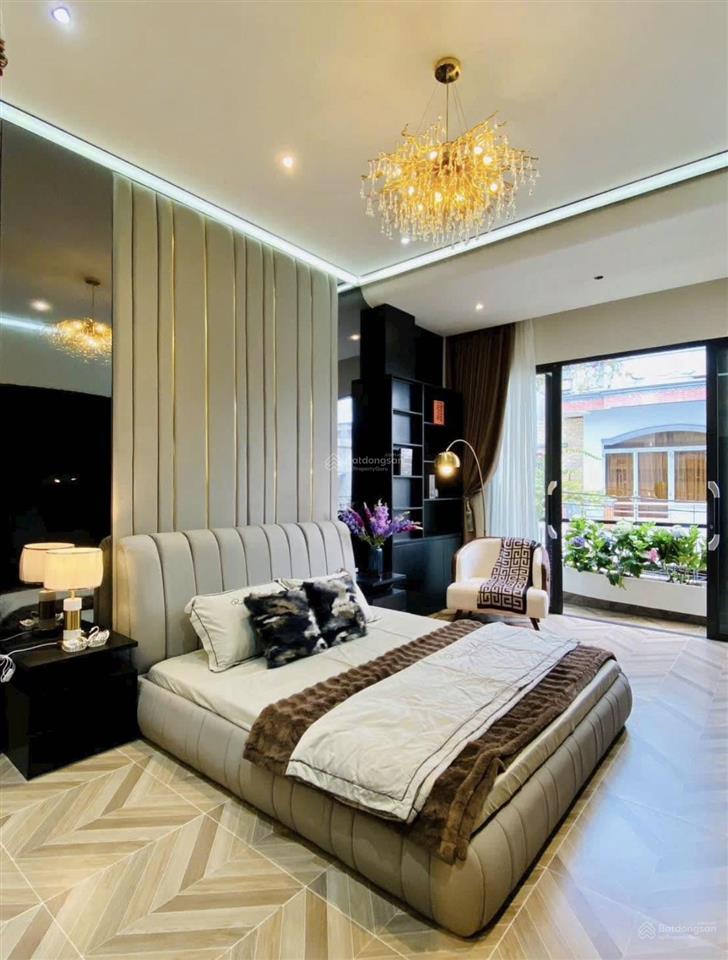 Bán gấp căn nhà đang cho thuê 31tr/tháng đường lê thị hồng gấm  quận 1  giá 7,15 tỷ/72m2  shr