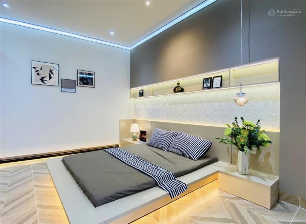 Bán gấp căn nhà đang cho thuê 31tr/tháng đường lê thị hồng gấm  quận 1  giá 7,15 tỷ/72m2  shr