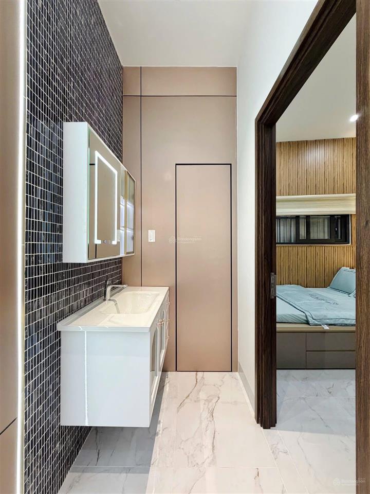 Bán gấp căn nhà đang cho thuê 31tr/tháng đường lê thị hồng gấm  quận 1  giá 7,15 tỷ/72m2  shr