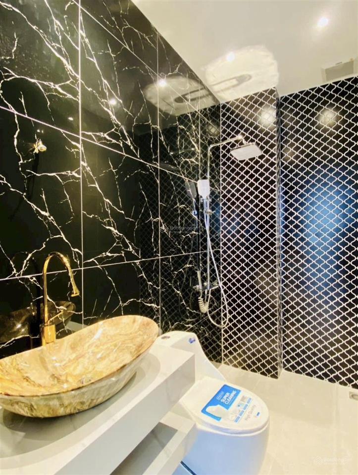 Bán gấp căn nhà đang cho thuê 31tr/tháng đường lê thị hồng gấm  quận 1  giá 7,15 tỷ/72m2  shr