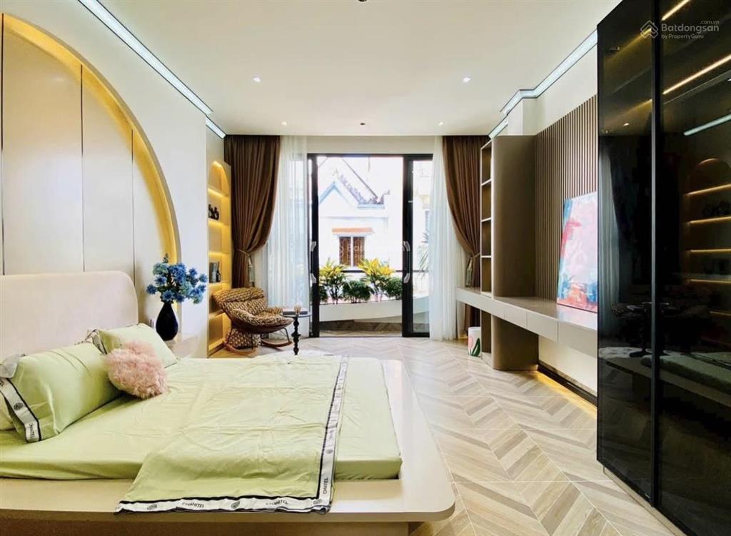 Bán gấp căn nhà đang cho thuê 31tr/tháng đường lê thị hồng gấm  quận 1  giá 7,15 tỷ/72m2  shr