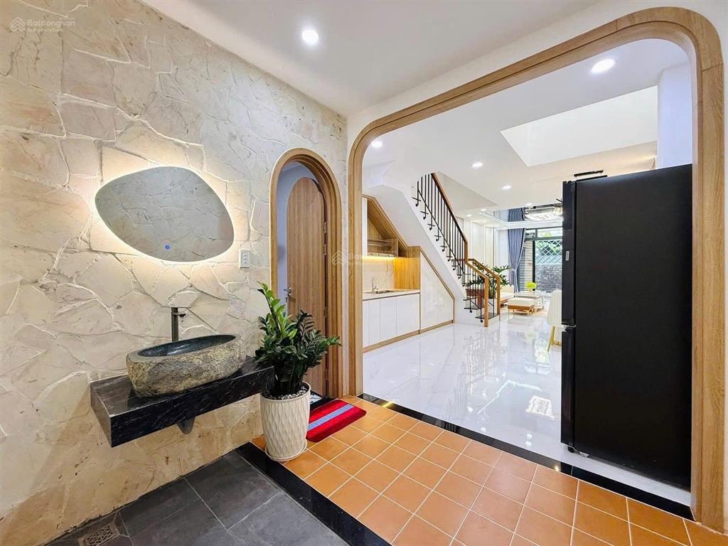 Định cư úc bán nhà trần huy liệu, phú nhuận  giá5,66tỷ/61m2  thuê 23trgần chợ nguyễn đình chiểu